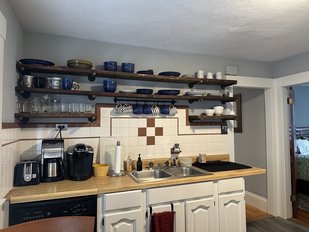28 Maple Avenue # 1