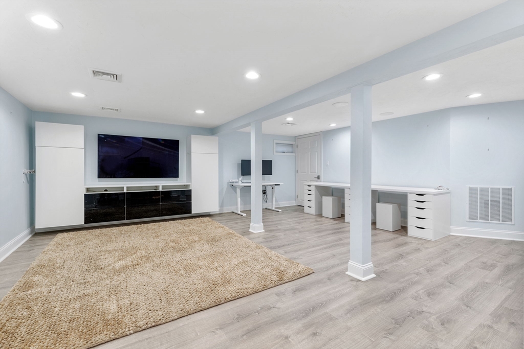 14 Evergreen Ave