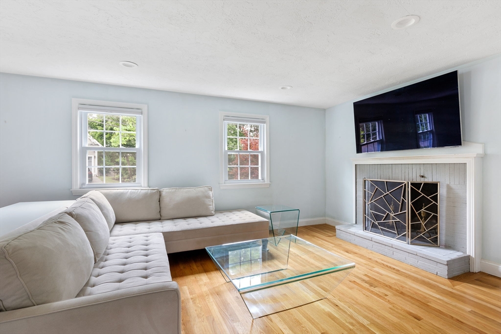 14 Evergreen Ave