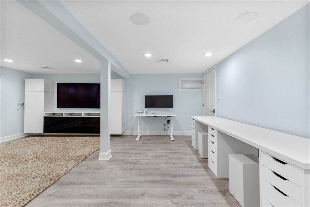 14 Evergreen Ave