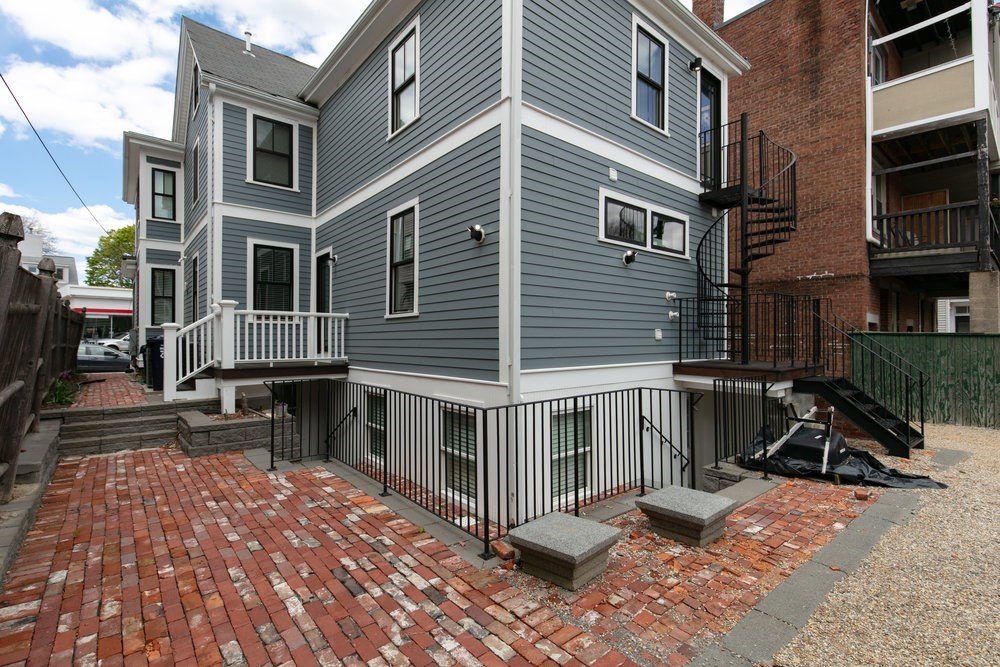150-152 Huron Avenue # 150