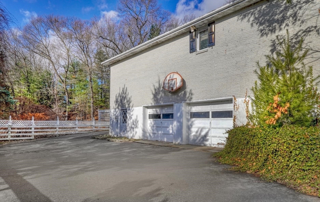 23 Olde Village Dr