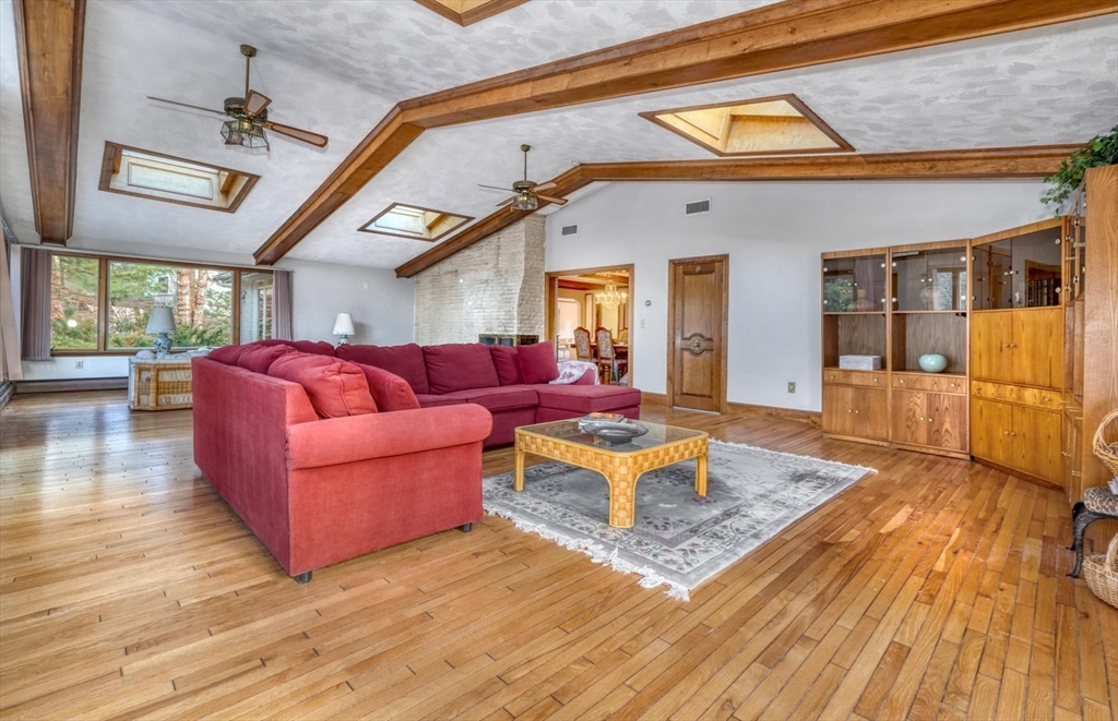 23 Olde Village Dr