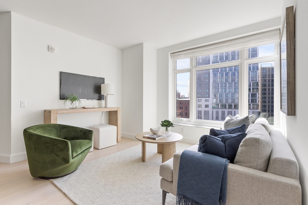 100 Lovejoy Wharf # 9C