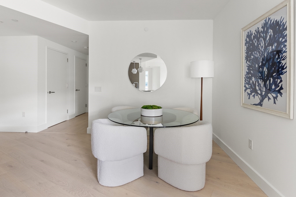 100 Lovejoy Wharf # 9C
