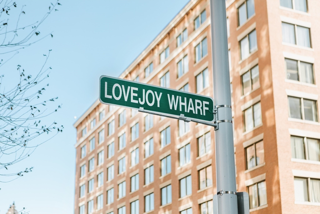 100 Lovejoy Wharf # 9C