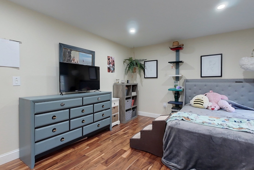 233 Nashua Rd