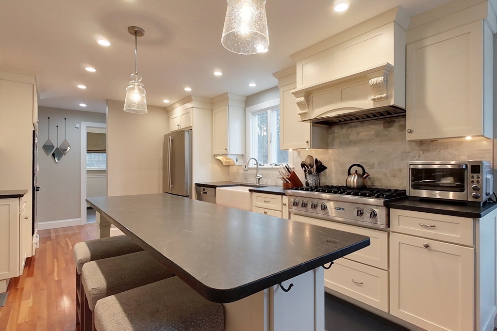233 Nashua Rd