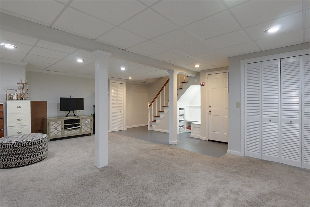 233 Nashua Rd