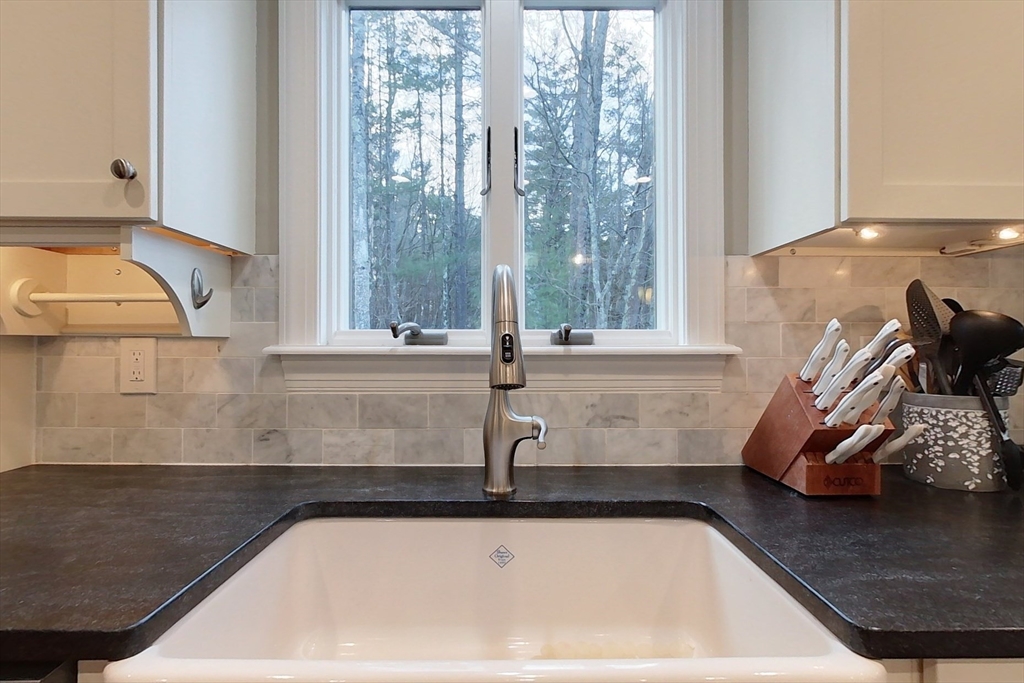 233 Nashua Rd