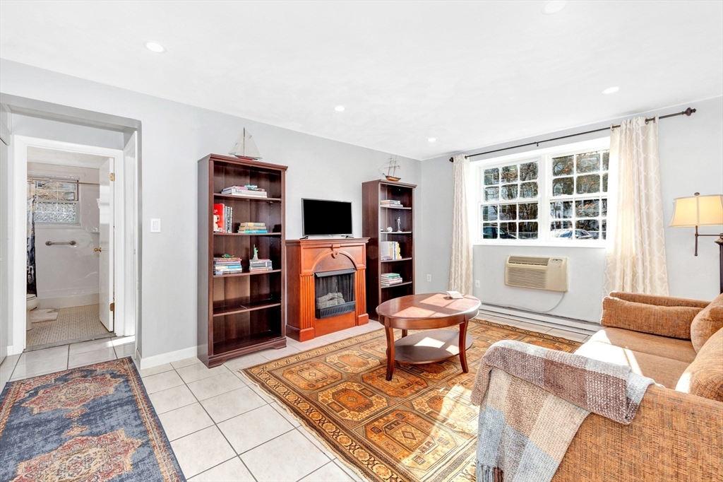 7 Colonial Village Dr # 2