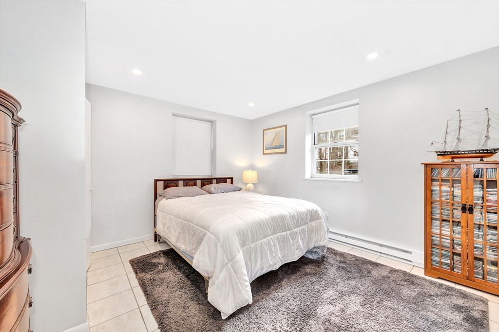 7 Colonial Village Dr # 2