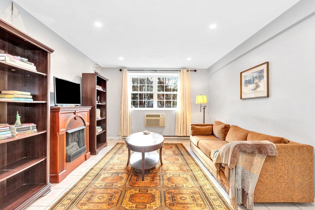 7 Colonial Village Dr # 2