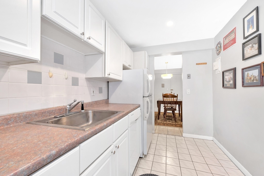 7 Colonial Village Dr # 2