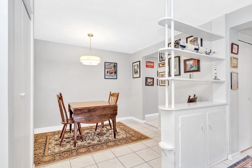 7 Colonial Village Dr # 2