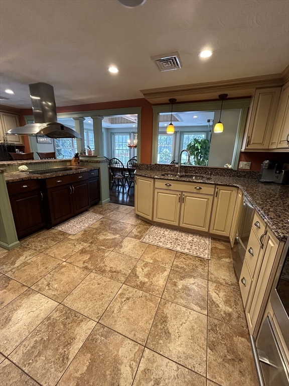 21 Fieldstone Dr