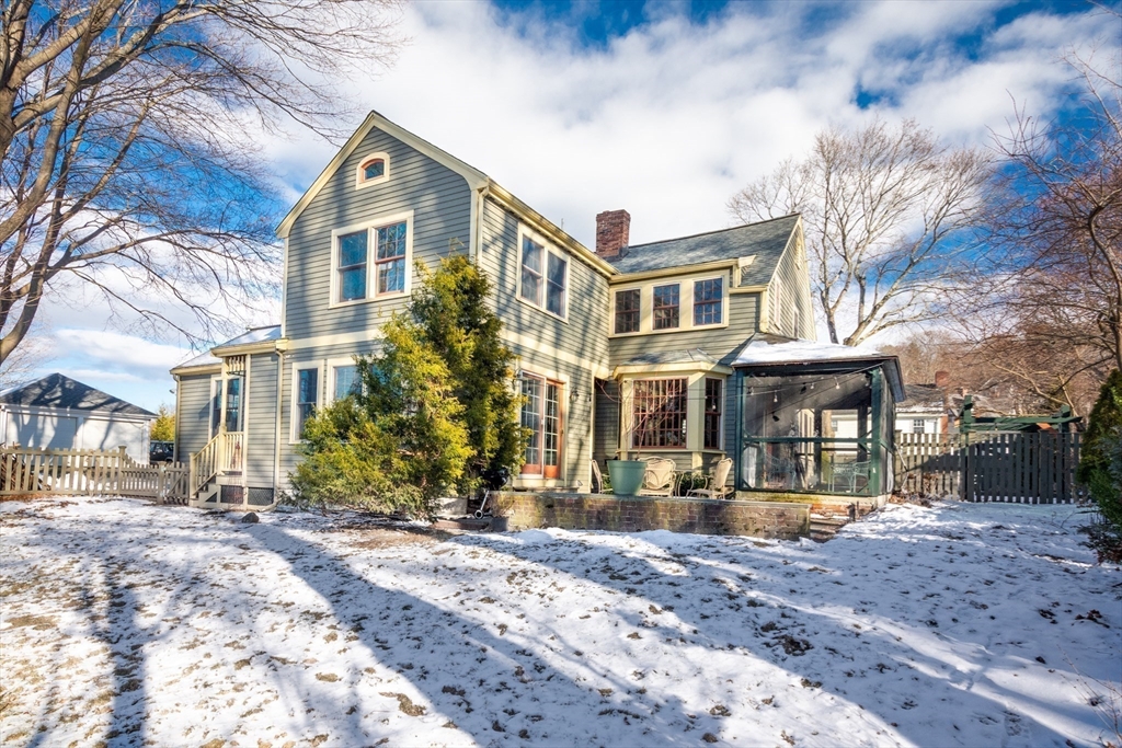 410 Main St
