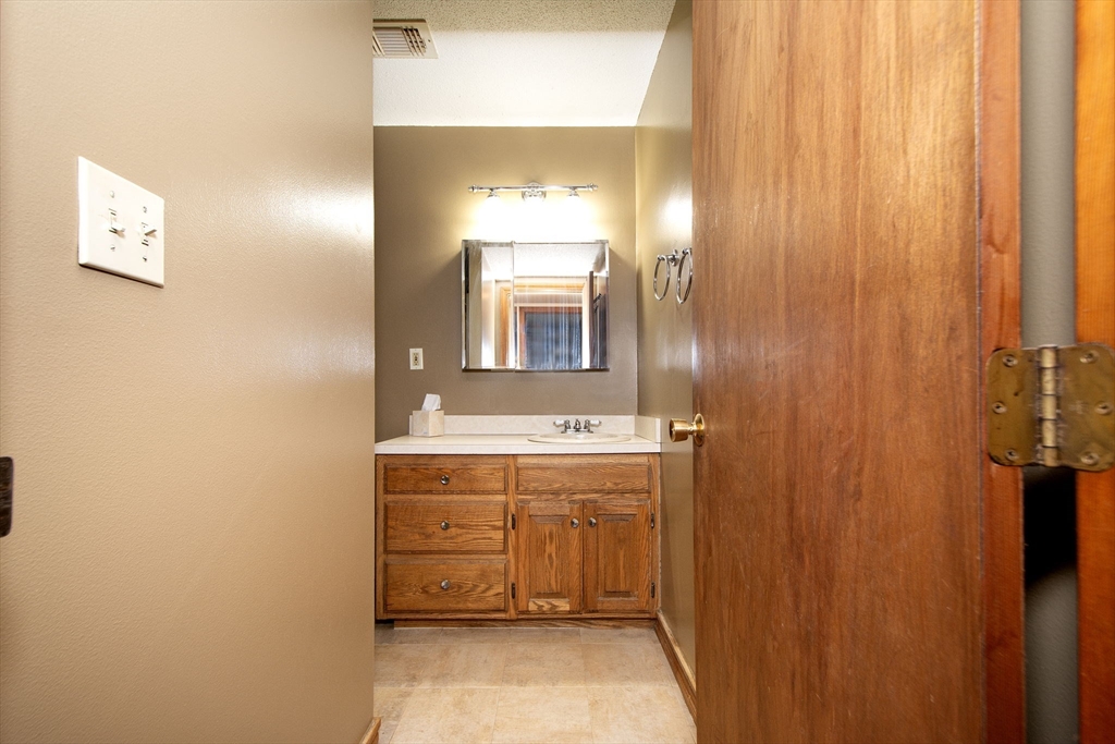 40 Cross St # 4