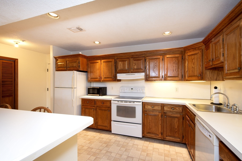 40 Cross St # 4