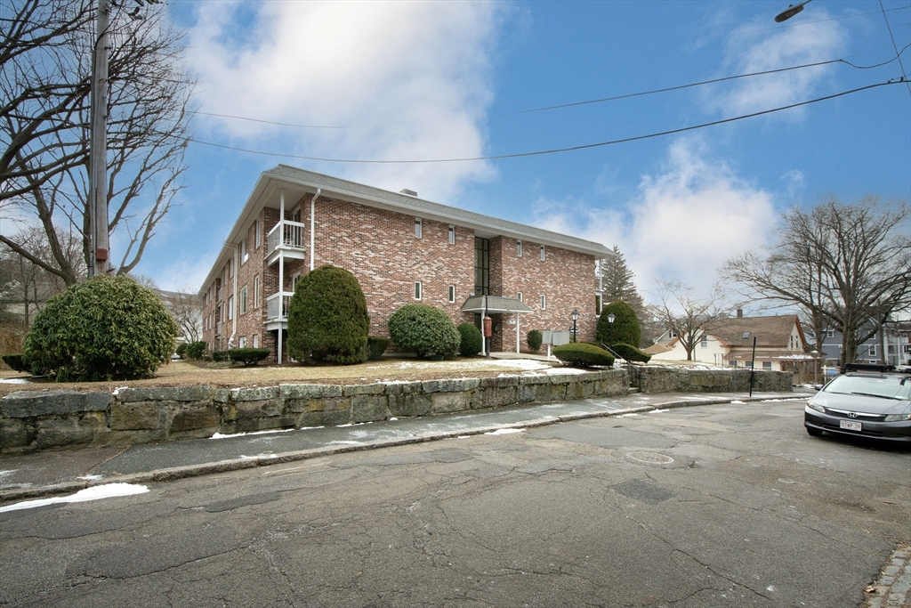 40 Cross St # 4