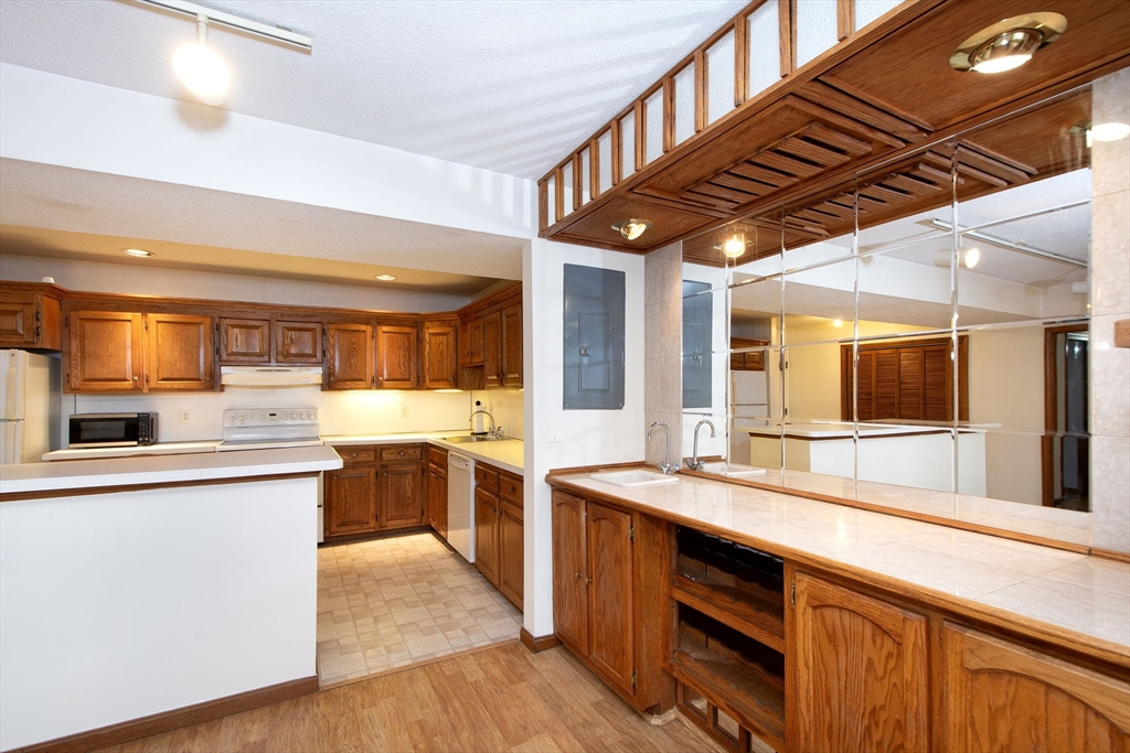 40 Cross St # 4