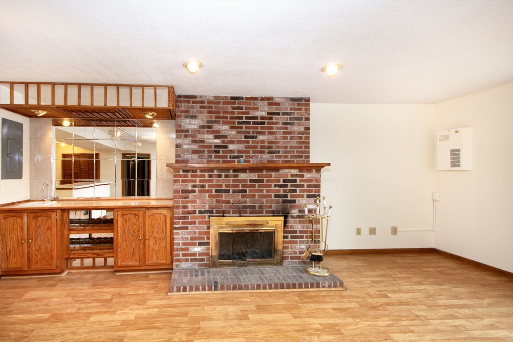40 Cross St # 4