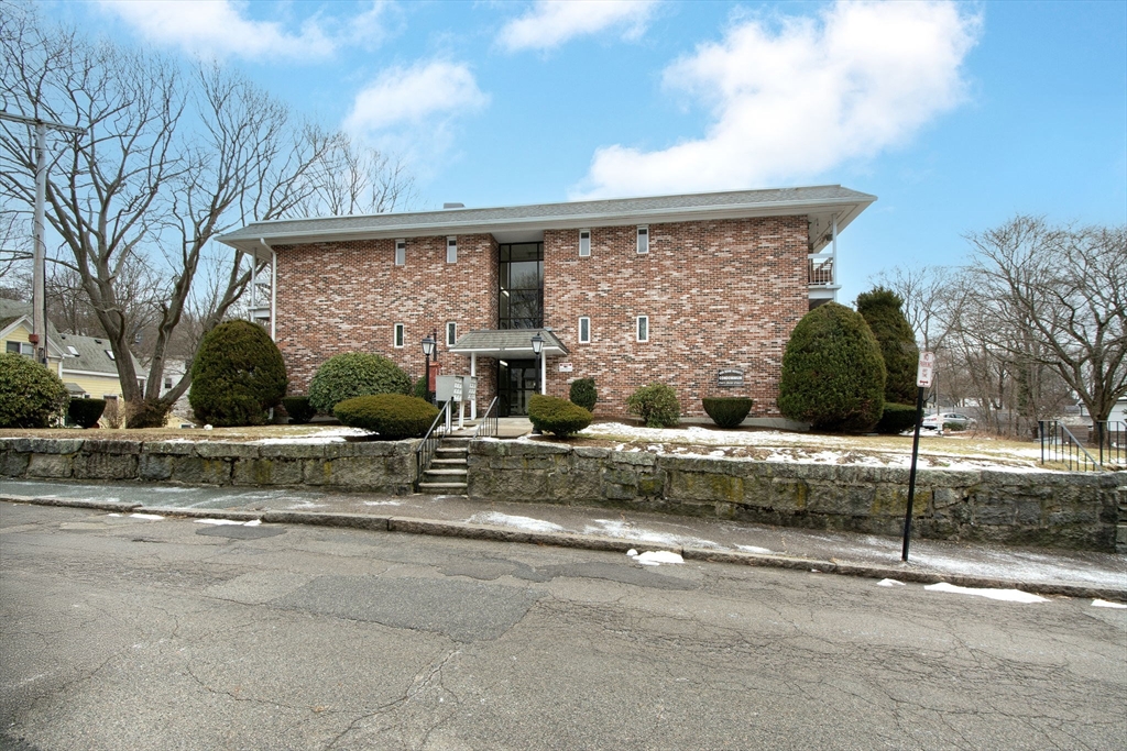 40 Cross St # 4