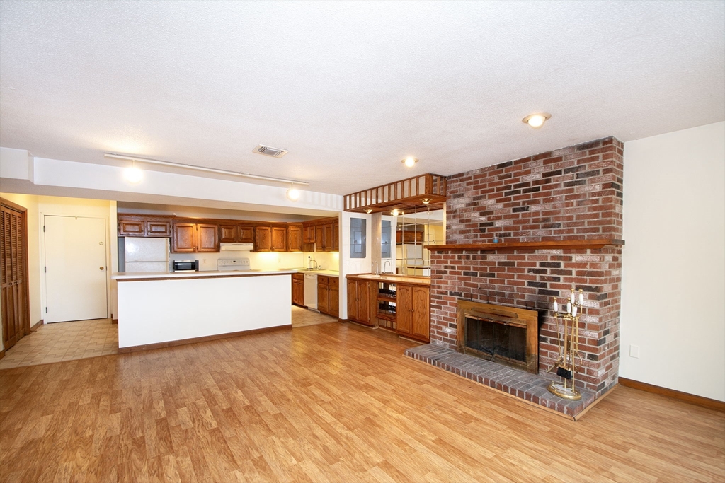 40 Cross St # 4