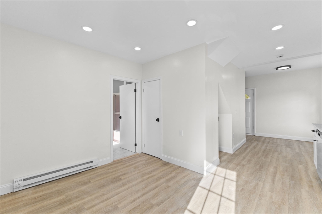 51 Miller St