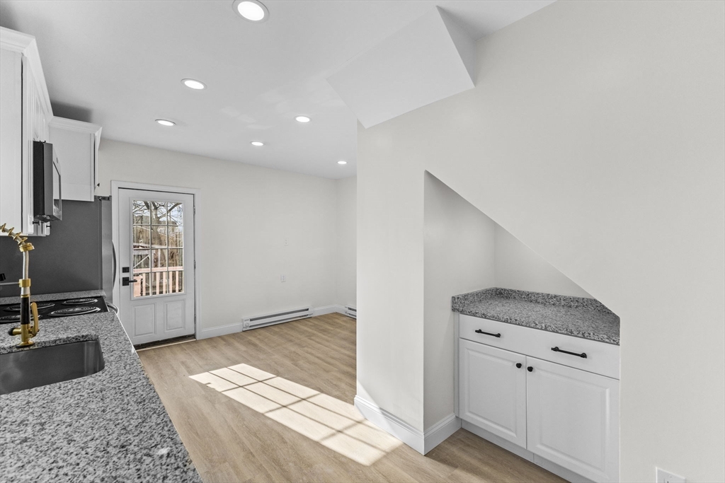 51 Miller St
