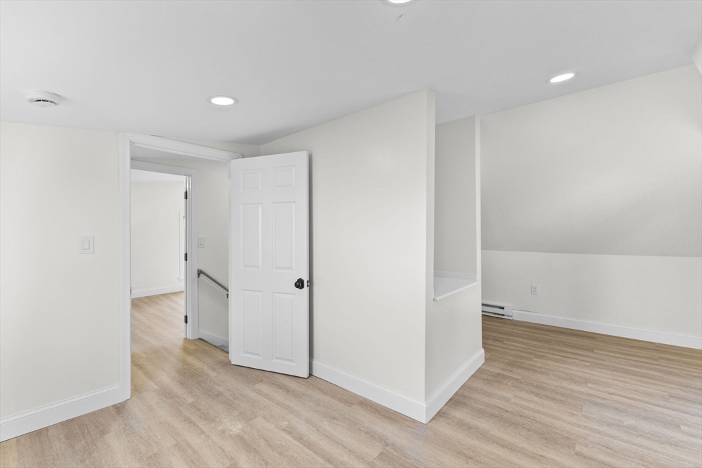 51 Miller St