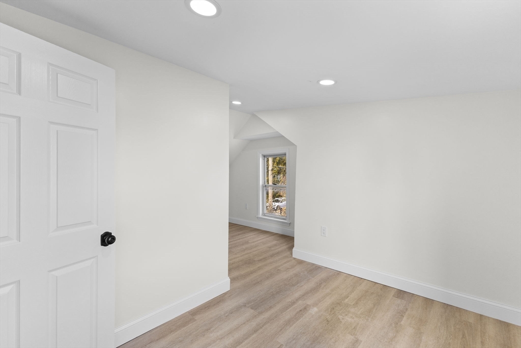 51 Miller St