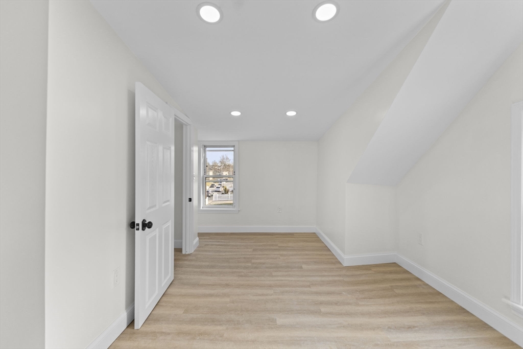51 Miller St
