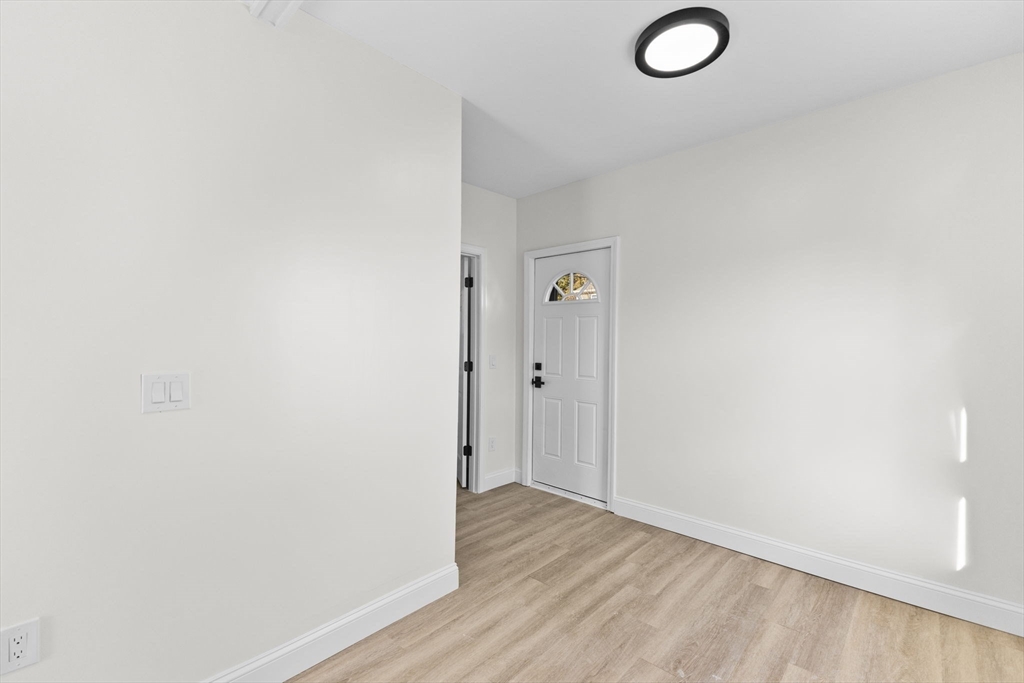 51 Miller St