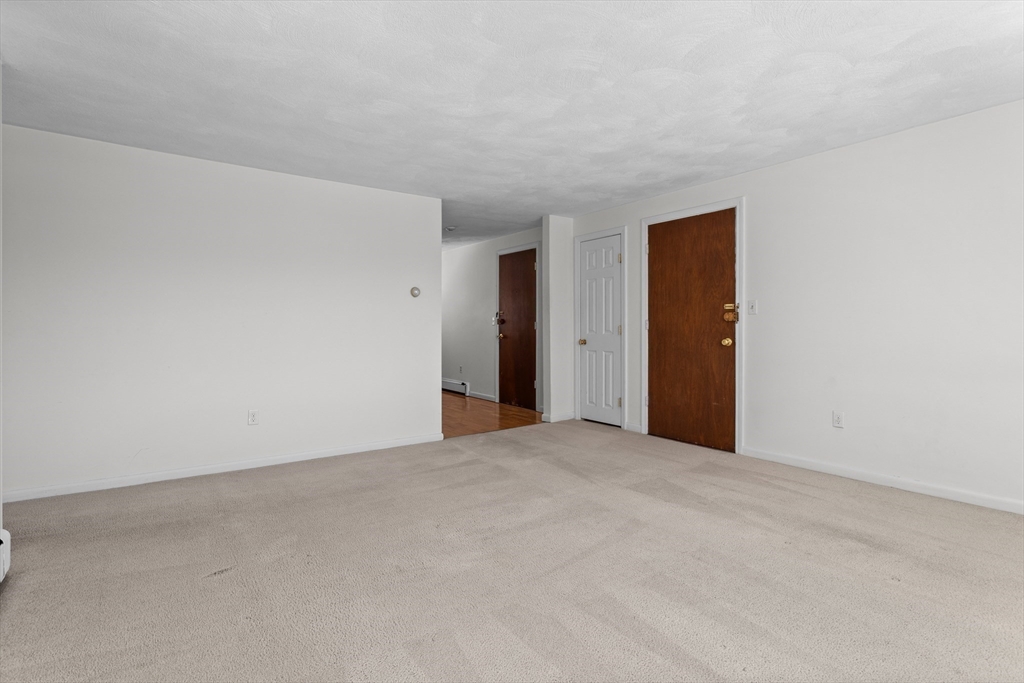 2 Town House Ln # 6