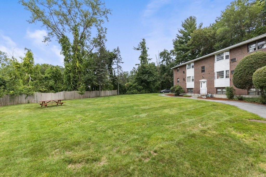 2 Town House Ln # 6