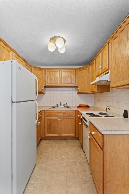 2 Town House Ln # 6