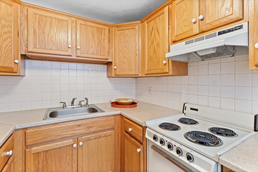 2 Town House Ln # 6