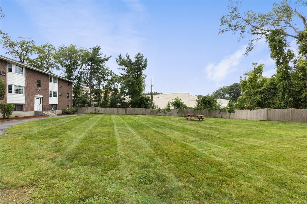 2 Town House Ln # 6