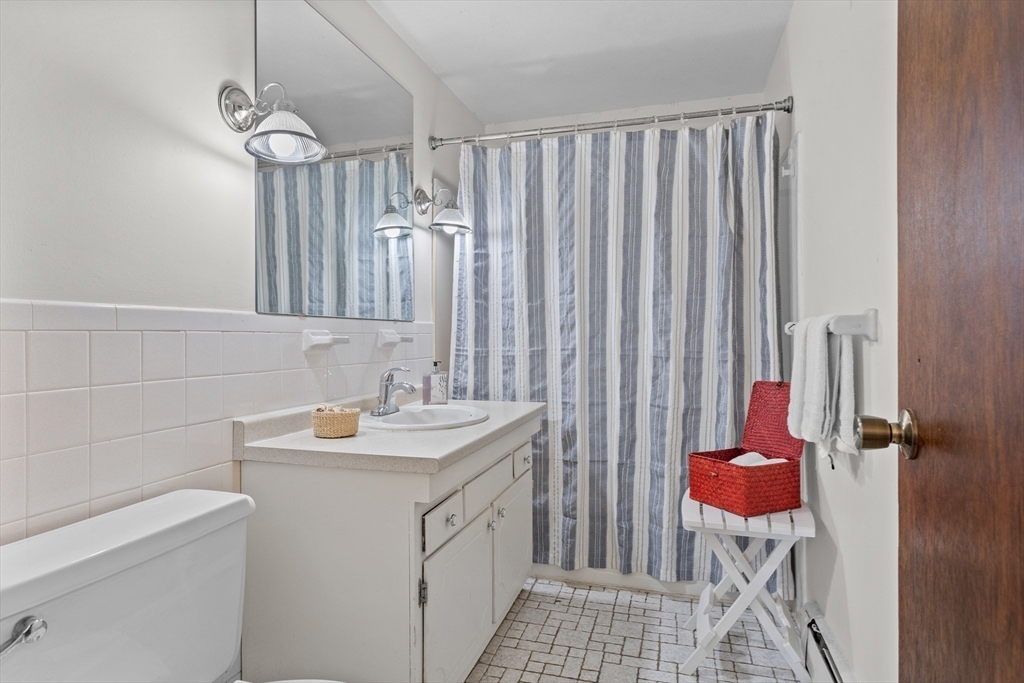2 Town House Ln # 6