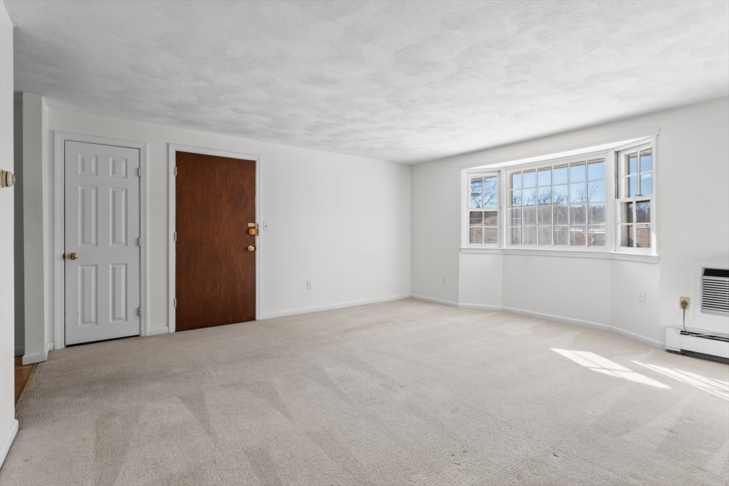 2 Town House Ln # 6