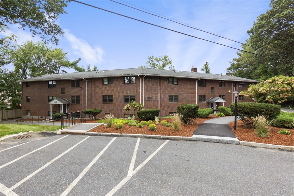 2 Town House Ln # 6