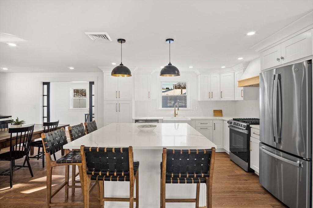 4 Jethro St