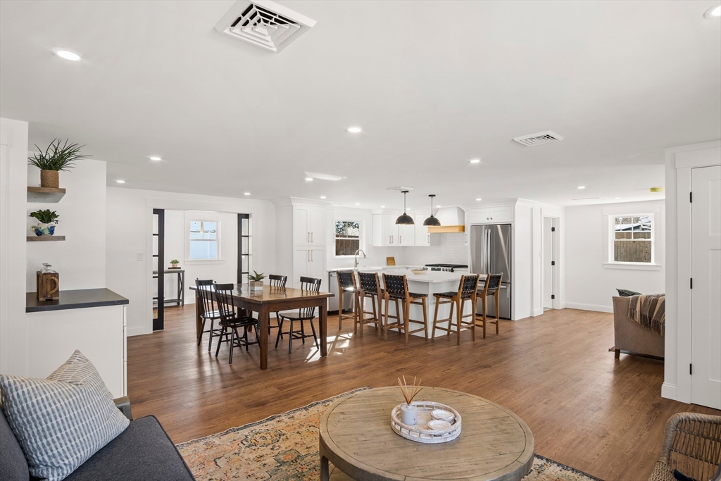 4 Jethro St