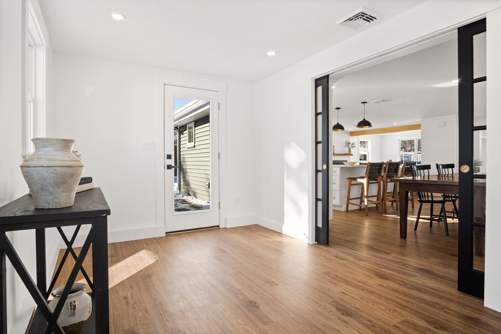 4 Jethro St