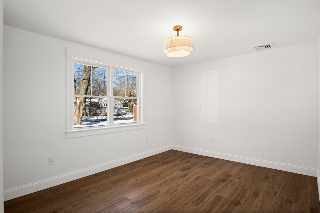 4 Jethro St