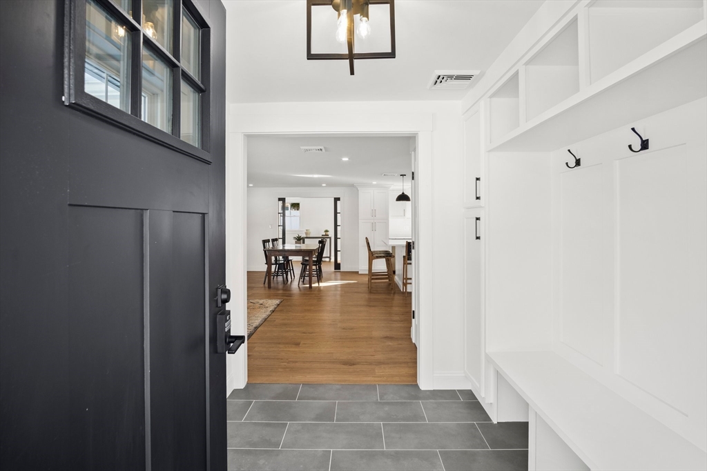 4 Jethro St