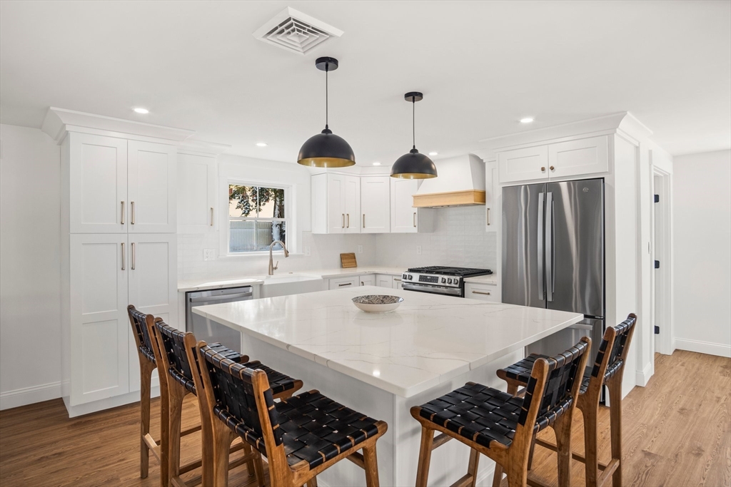 4 Jethro St