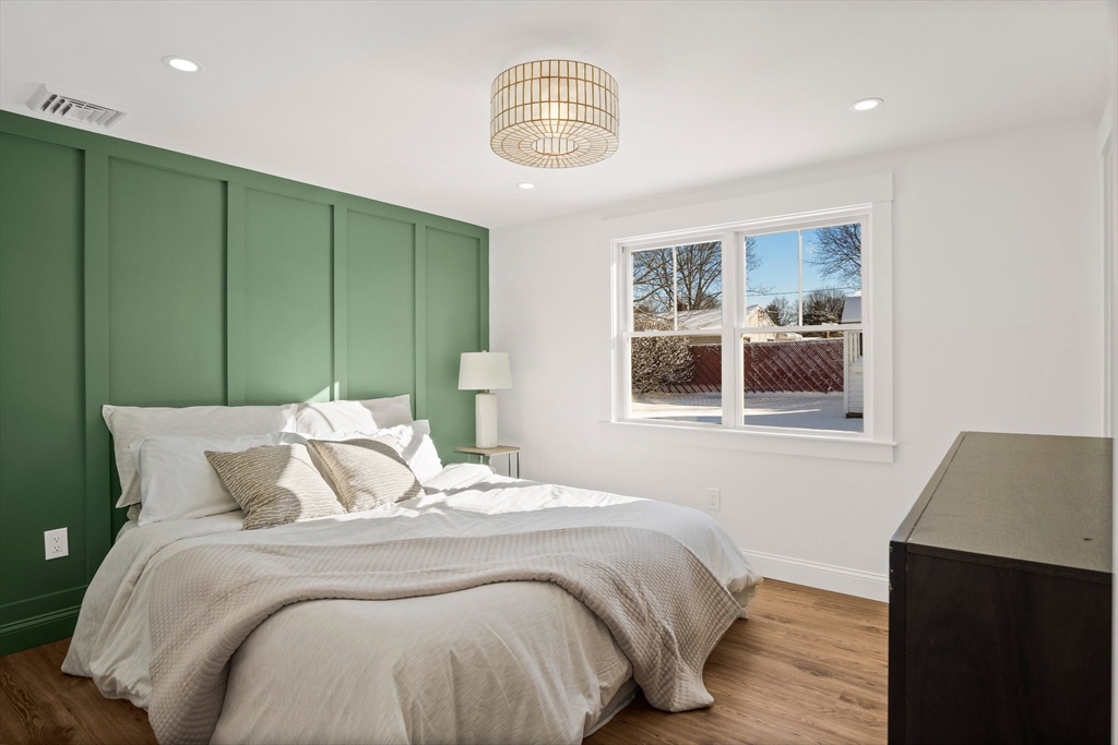 4 Jethro St