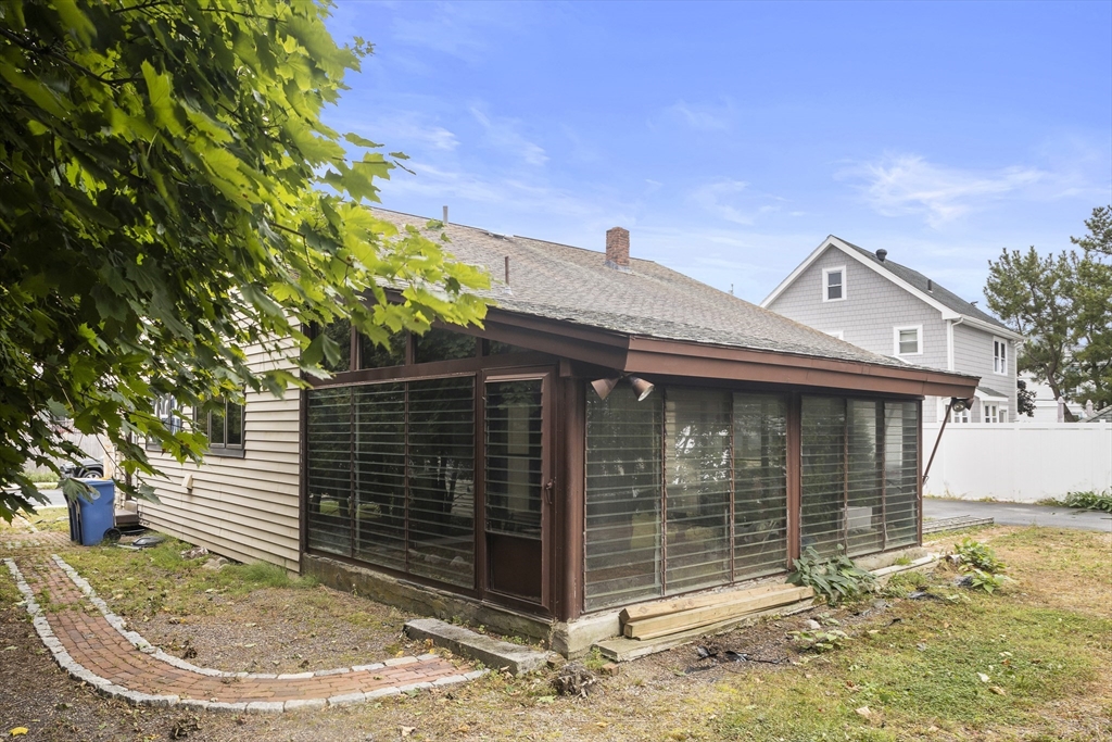 75 Sewall Ave, Winthrop